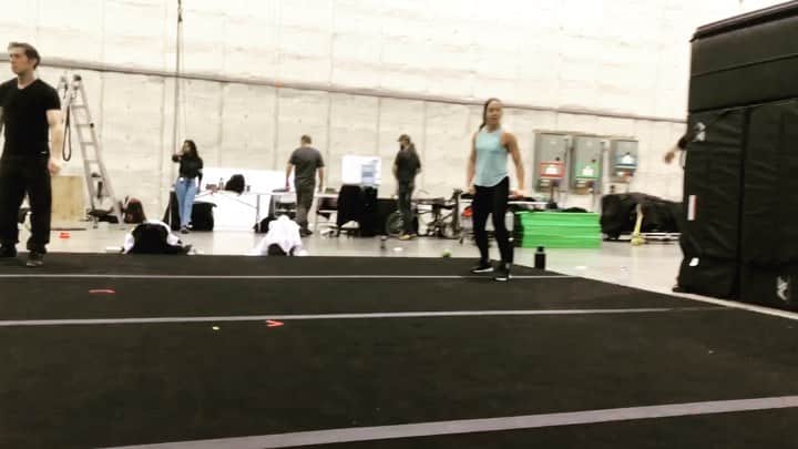 グレイシー・ドジーニーのインスタグラム：「itching to fight again 🥊 thx for helping me look legit @msoldatova & @julesstlouis.」