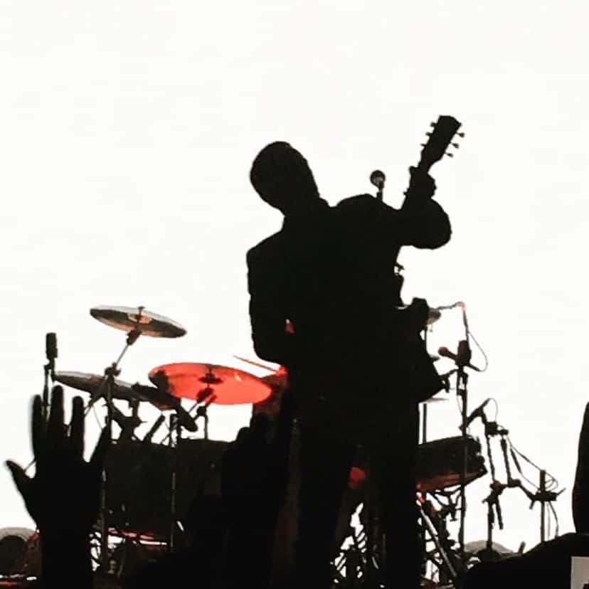 ブライアン・アダムスのインスタグラム：「Mexico City 2017, we must get back one day! #mexico #bryanadamsshinealight」