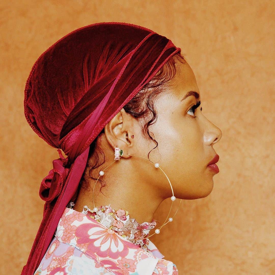 ケリスのインスタグラム：「The secret ingredient is always Kelis. @ssense interview at link in bio!  @jveloz 📸 @ritazed 👗 @maishaoliver 💇🏽‍♀️ @fostermakeup 🎨 @kotetakotet 📝」