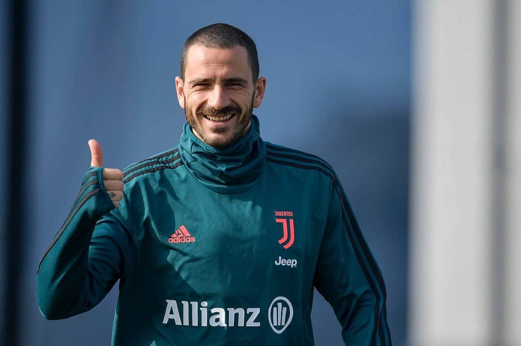 レオナルド・ボヌッチさんのインスタグラム写真 - (レオナルド・ボヌッチInstagram)「There’s always a good reason to smile 😁 #LB19 #FinoAllaFine」2月20日 2時30分 - bonuccileo19