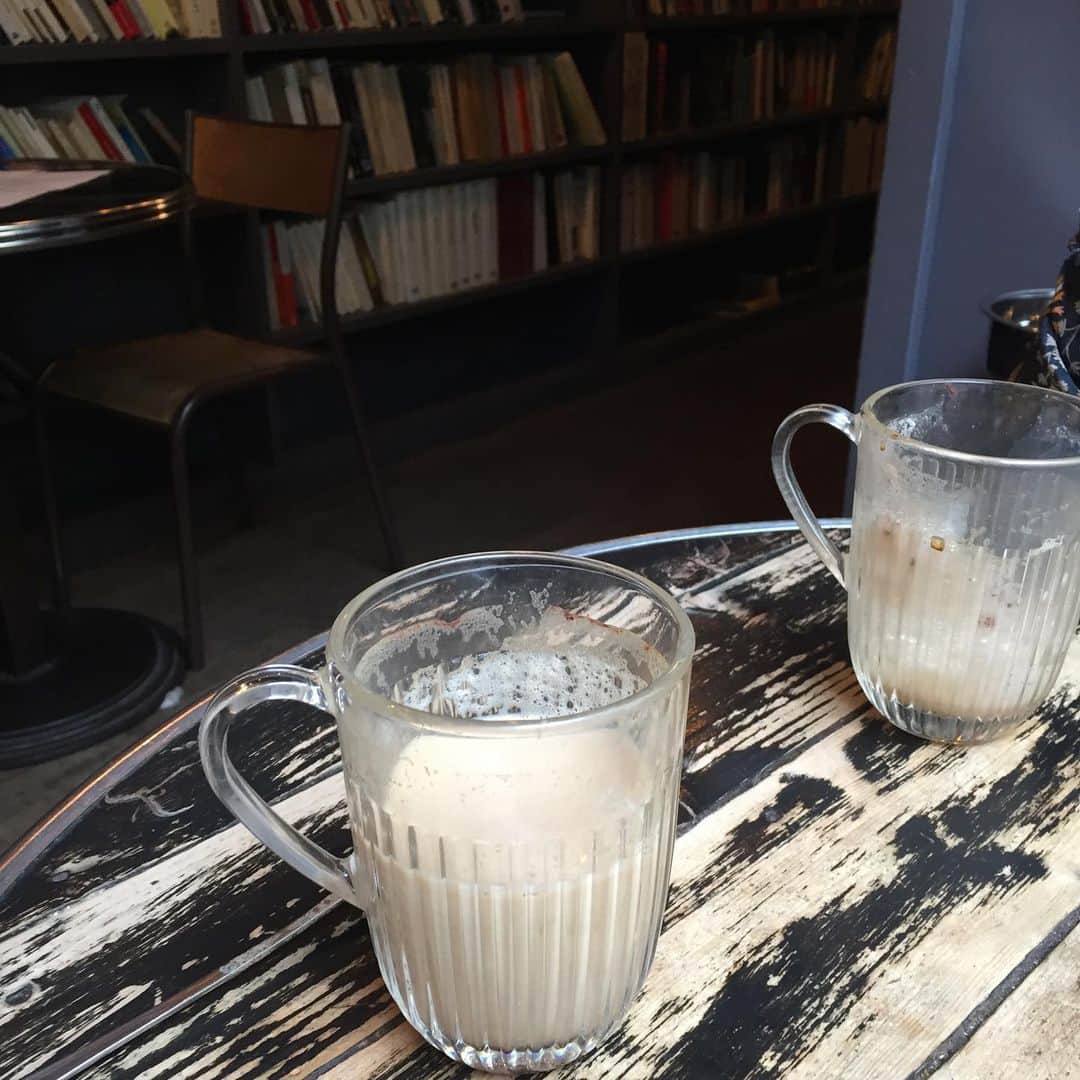 のインスタグラム：「☕️☕️☕️ #coffeetime #teatime #cafe #paris #pariscafe #parislife #parislifestyle #afternoontea #vieparisienne #laviequotidienne #コーヒータイム #お茶の時間 #カフェ #カフェ巡り #パリ #パリ散歩#パリところどころ #パリ生活 #午後のひととき #海外生活 #ひと休み #パリカフェ」