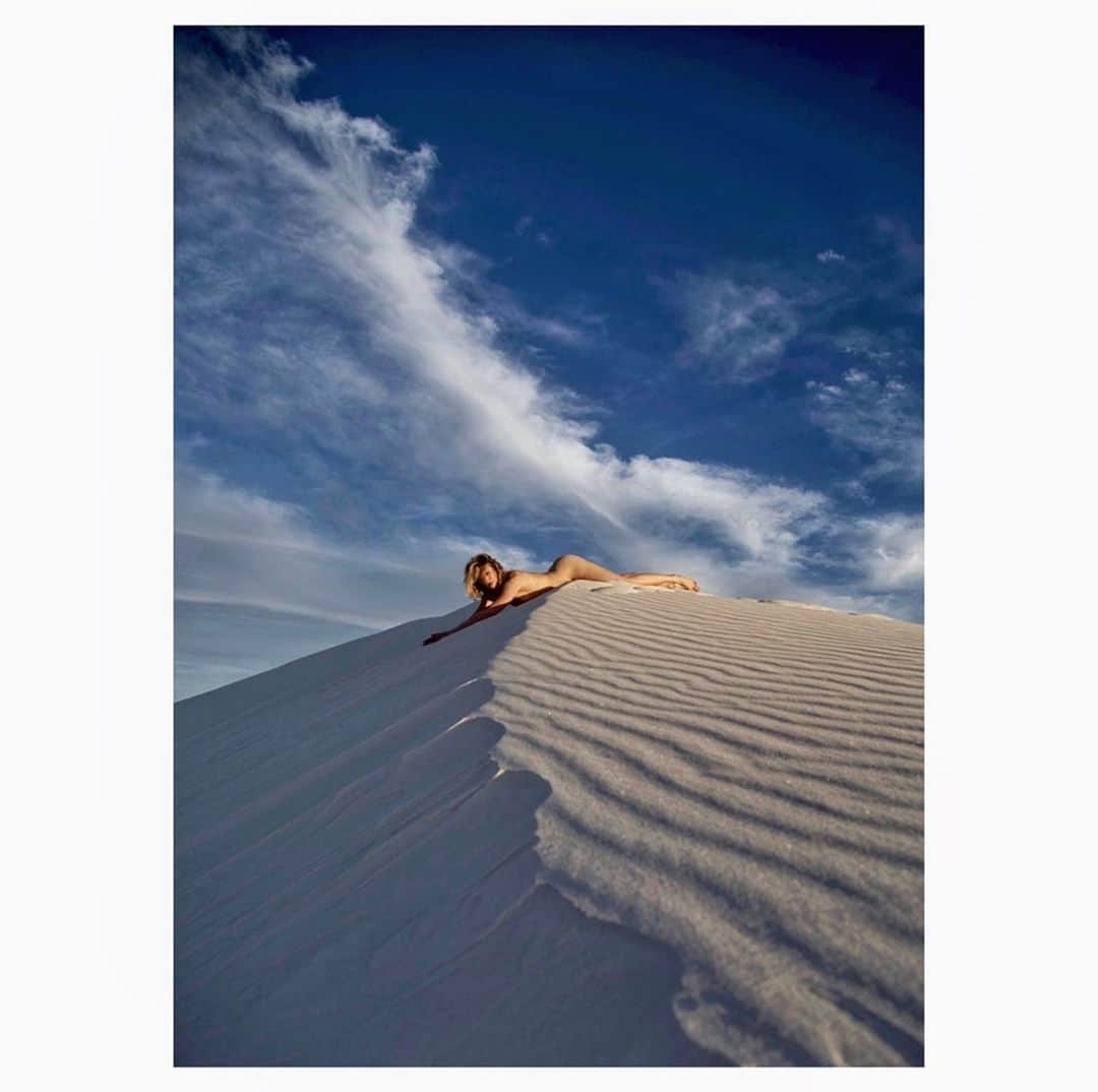 シャンテル・ヴァンサンテンさんのインスタグラム写真 - (シャンテル・ヴァンサンテンInstagram)「Adult sized sand box #whitesands #readyforanotherroadtrip」2月20日 2時53分 - therealshantel