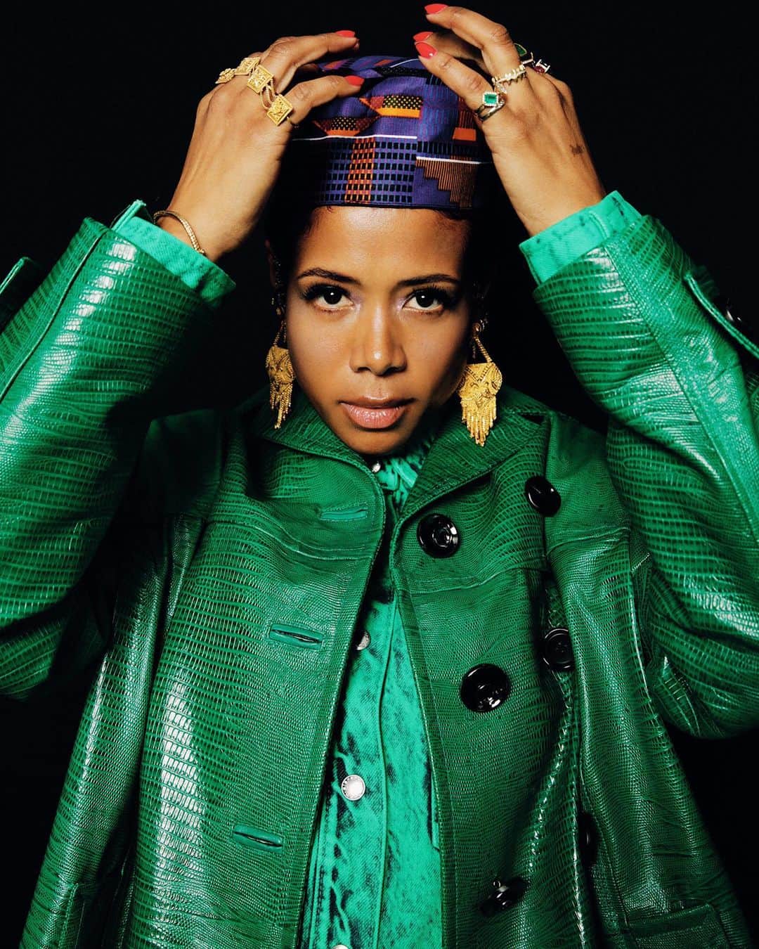 ケリスのインスタグラム：「The secret ingredient is always Kelis. @ssense interview at link in bio!  @jveloz 📸 @ritazed 👗 @maishaoliver 💇🏽‍♀️ @fostermakeup 🎨 @kotetakotet 📝」