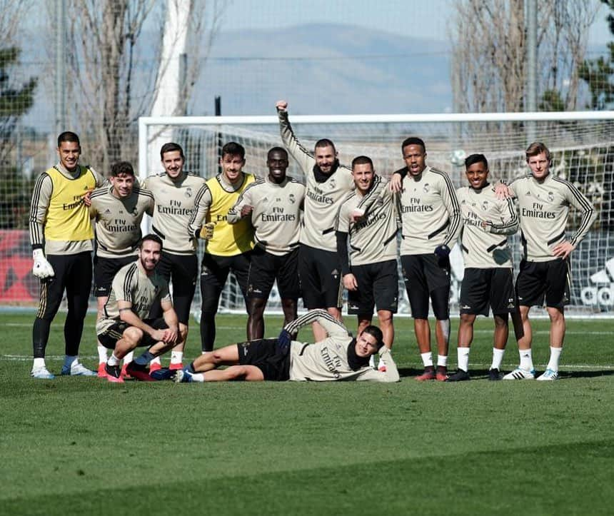 アルフォンス・アレオラさんのインスタグラム写真 - (アルフォンス・アレオラInstagram)「✌🏽💪🏽 @realmadrid #HalaMadrid」2月20日 3時05分 - alphonseareola