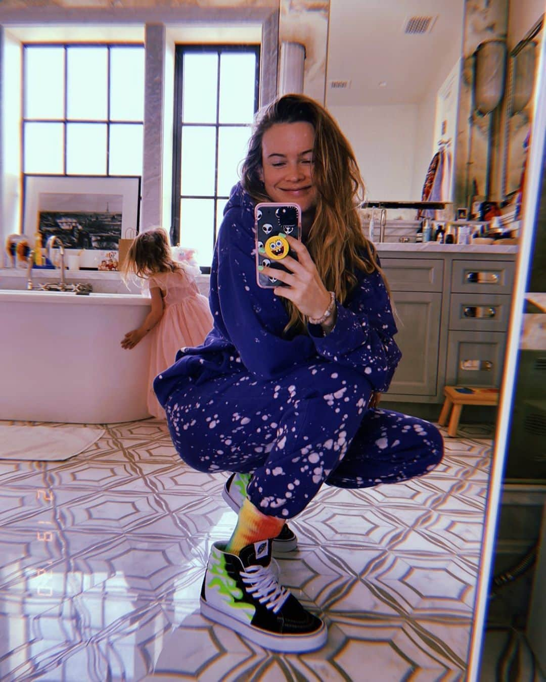 ベハティ・プリンスルーさんのインスタグラム写真 - (ベハティ・プリンスルーInstagram)「When the flu hits your house and you feel better but can’t leave yet! wear princess dresses and @maxrouxla sweatsuits sup」2月20日 4時33分 - behatiprinsloo