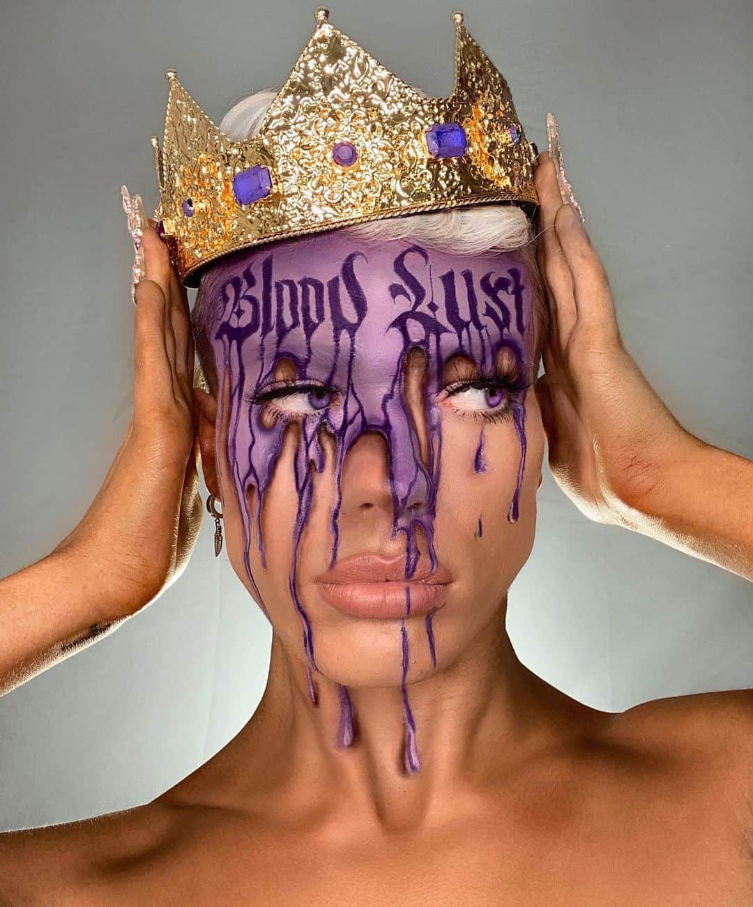 Jeffree Star Cosmeticsさんのインスタグラム写真 - (Jeffree Star CosmeticsInstagram)「TAKE THE CROWN 👑 Makeup wizard @colecarrigan created this insane look with the new #BloodLust Collection and we are shook!! 💜 #jeffreestarcosmetics #bloodlustpalette」2月20日 4時36分 - jeffreestarcosmetics