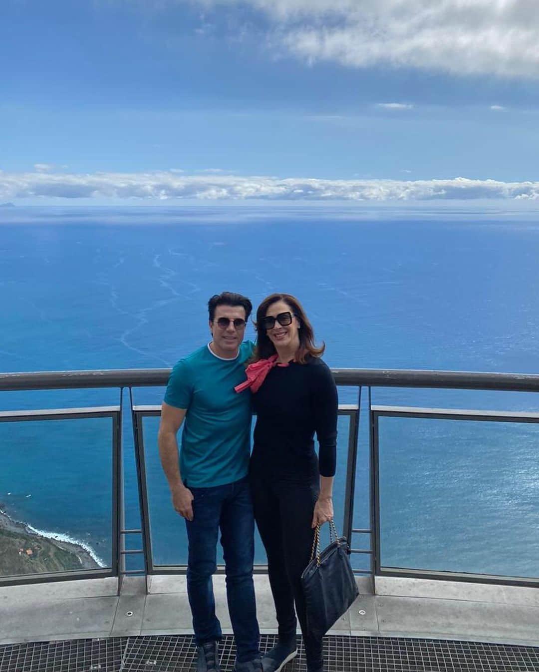 Claudia Raiaさんのインスタグラム写真 - (Claudia RaiaInstagram)「Ilha da Madeira, um dos lugares mais lindos que Portugal reservou pra gente, A vista é de outro mundo! Qual será nosso próximo destino? ❤ @visitmadeira @belmondreidspalace @behappyhoneymoon . . . #visitmadeira #madeiranowordsneeded #behappyviagens #theartofbelmond」2月20日 5時13分 - claudiaraia