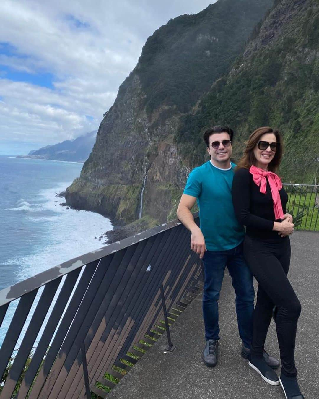 Claudia Raiaさんのインスタグラム写真 - (Claudia RaiaInstagram)「Ilha da Madeira, um dos lugares mais lindos que Portugal reservou pra gente, A vista é de outro mundo! Qual será nosso próximo destino? ❤ @visitmadeira @belmondreidspalace @behappyhoneymoon . . . #visitmadeira #madeiranowordsneeded #behappyviagens #theartofbelmond」2月20日 5時13分 - claudiaraia