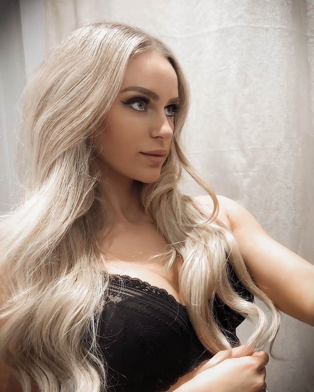Anna Nyströmのインスタグラム：「Back to being more blond 👩🏼 What do you think? 💕」