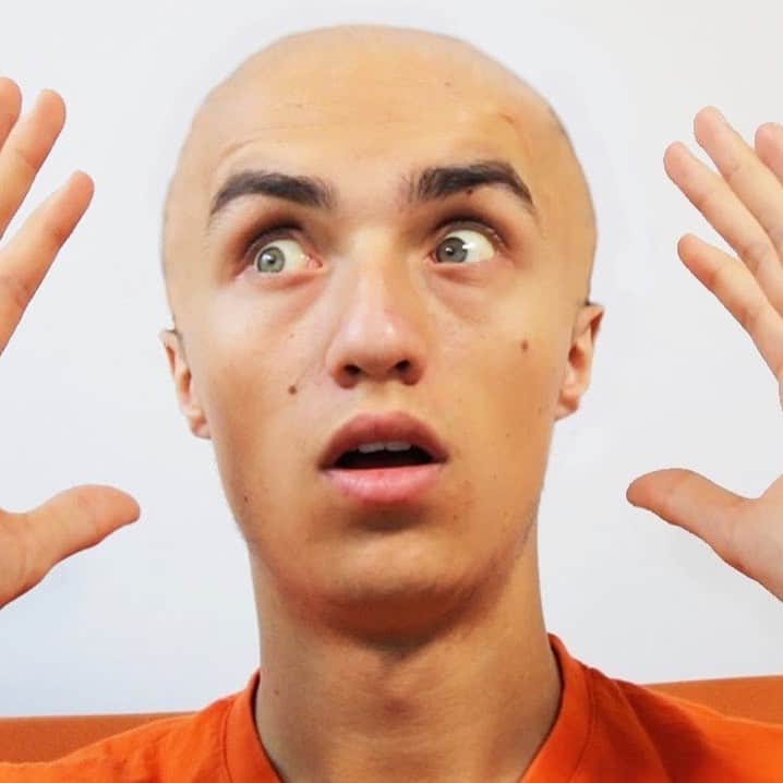 Kwebbelkopさんのインスタグラム写真 - (KwebbelkopInstagram)「To all the KOPS who said I should shave my head, do you want to reconsider? 👨🏻‍🦲」2月20日 5時29分 - kwebbelkop