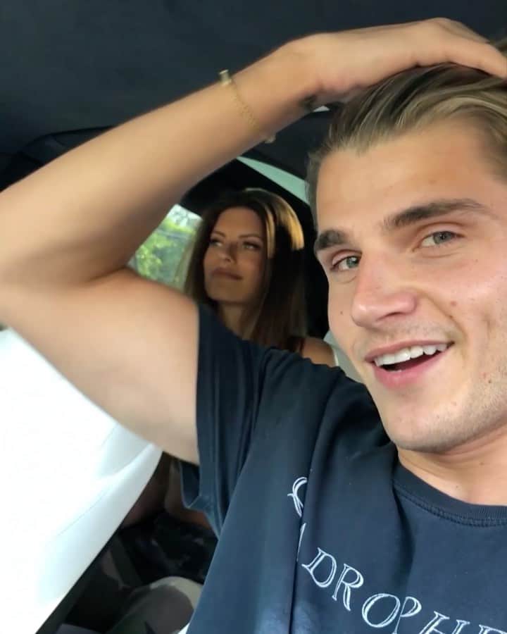 Hannah Stockingのインスタグラム：「Happy birthday to one of my best friends @twan ! I’m so thankful to have a person like you in my life. You’re one of my most loyal and FUN friends! You’re so funny and talented I can’t wait to see everything you accomplish in life. YOU DA BESTTTTT 💃🏻❤️」