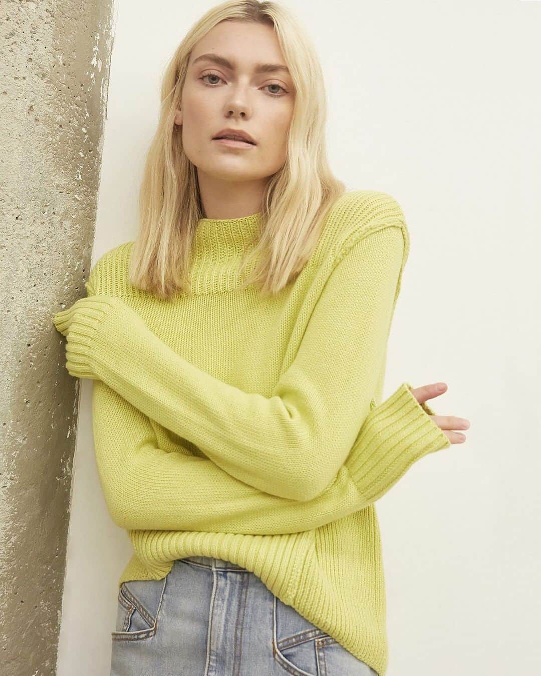 カレントエリオットのインスタグラム：「a cozy sweater in a sunny hue / say hello to the solar in the link in our bio」