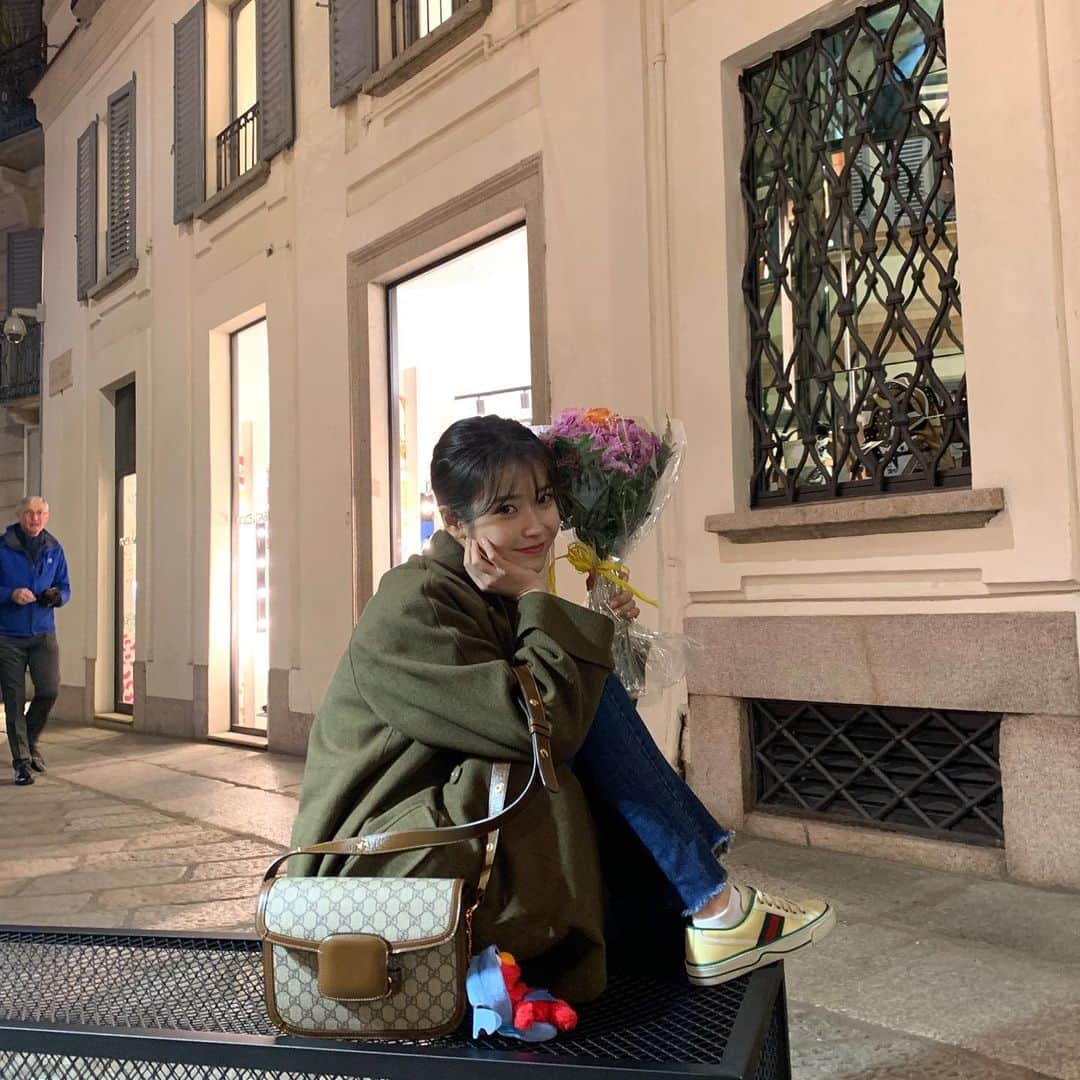 IUさんのインスタグラム写真 - (IUInstagram)「Milan💐」2月20日 16時12分 - dlwlrma