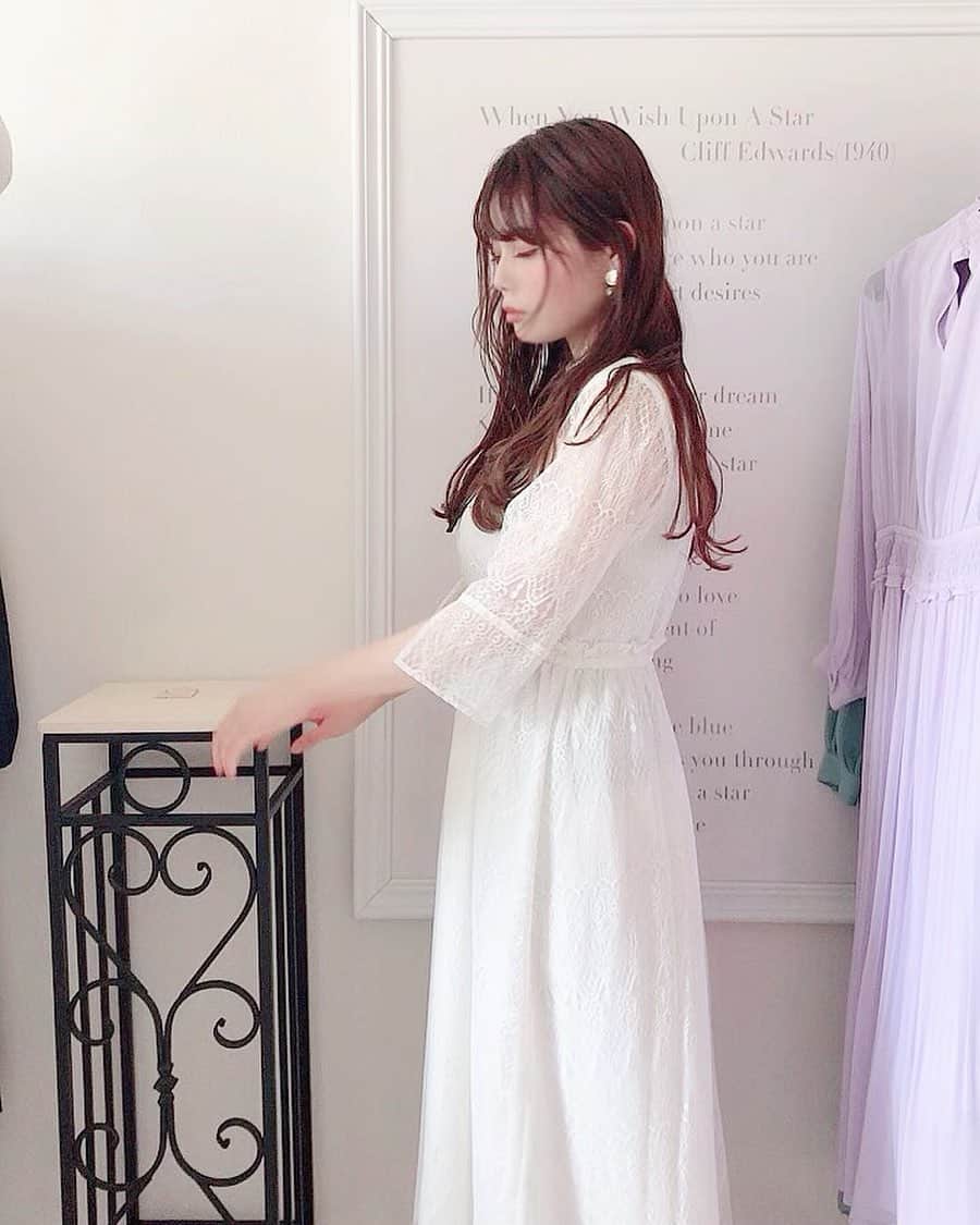 増田愛里菜のインスタグラム：「. @coquetteanna_official 💘💘💘 . . SSのお洋服を着させてもらったよ💐 . . . 【リボン付きレースワンピース】 . . まだ発売日は先だけど、同じワンピースのサックスカラーも気になってるよ👗💖✨ . . 発売が楽しみ〜🎈 . . #coquetteanna #fashion #モテ服 #デート服 #ファッション #ワンピース #レースワンピース #リボン付きレースワンピース #5月発売 #コケットアンナ #2020ss」