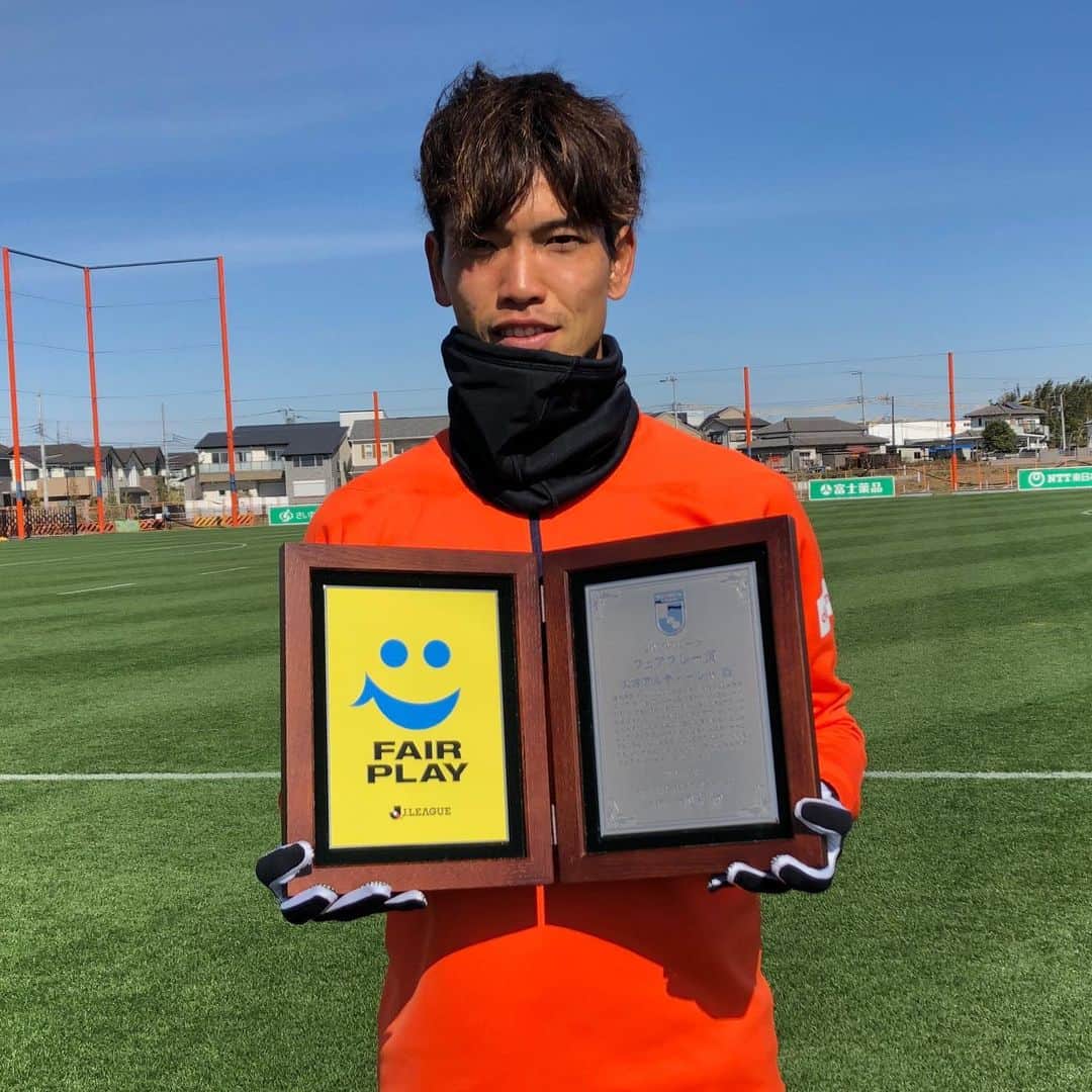 のインスタグラム：「先日、2019Jリーグ フェアプレー賞の盾をいただきました😄👍 昨年、チーム最多出場時間の #6河面 選手と記念撮影📸 . #大宮アルディージャ #ardija #Jリーグ #WINWIN」