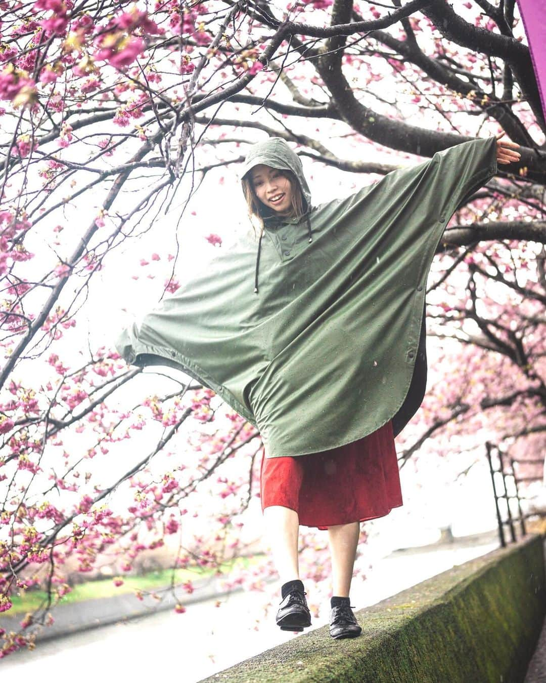 kenta_soyoungさんのインスタグラム写真 - (kenta_soyoungInstagram)「🌸☔️ . . . 雨の日だって写真は楽しい。 model: @nanamihark_a」2月20日 9時01分 - kenta_soyoung