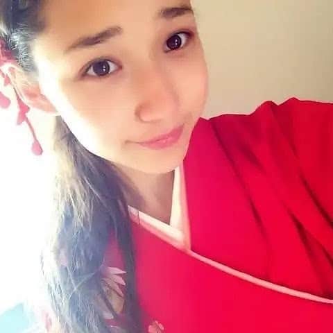 白本彩奈のインスタグラム：「Kimono ❤️💛」