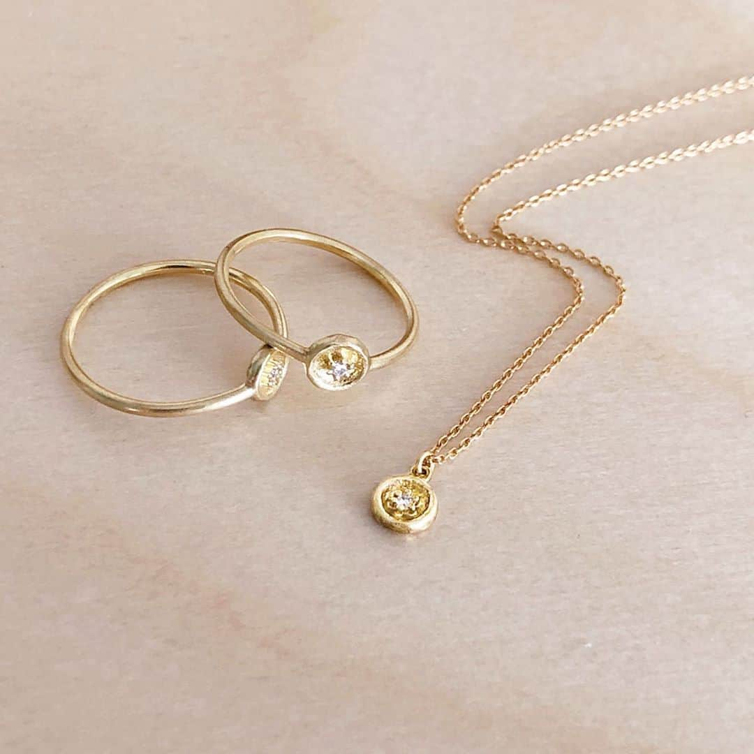 ミキアさんのインスタグラム写真 - (ミキアInstagram)「mikia k18 diamond ring #mikia #mikiajewelry #ring #necklace #k18 #gold #jewelry #diamond」2月20日 9時30分 - mikiajewelry