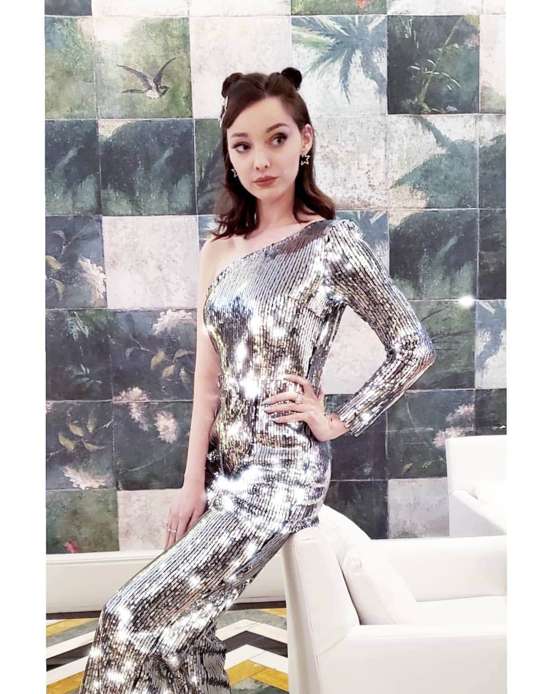 エマ・デュモンのインスタグラム：「💋 💋💋 Accidentally deleted this. Awesome sauce.」