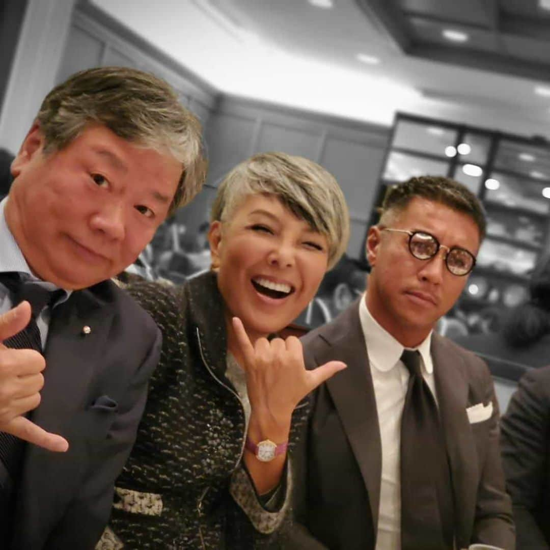 ピーターさんのインスタグラム写真 - (ピーターInstagram)「昨日は、 山本譲二さん70歳古希のディナーライブに、 お邪魔しました。 中村会長のグループと、同じテーブル。 譲二さんの変わらぬ歌声に、酔いしれました。  今日の打合せがあるので、 お台場のホテルに泊まりまして、 久しぶりのTOKIOの夜景を楽しみました‼️ さぁ、、今日も頑張りましょうね💕💕💕💕 #ピーター #池畑慎之介 #山本譲二 #古希 #ロングバケーション#お台場 #TOKIO #夜景」2月20日 9時57分 - oziba1952