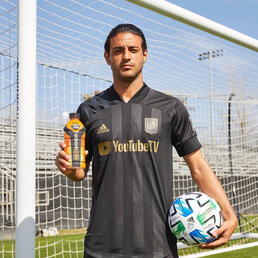 カルロス・ベラのインスタグラム：「LET’S GO! Proud to join the @drinkbodyarmor team – BEST SPORTS DRINK IN THE WORLD!! #TeamBODYARMOR 👌🏼」