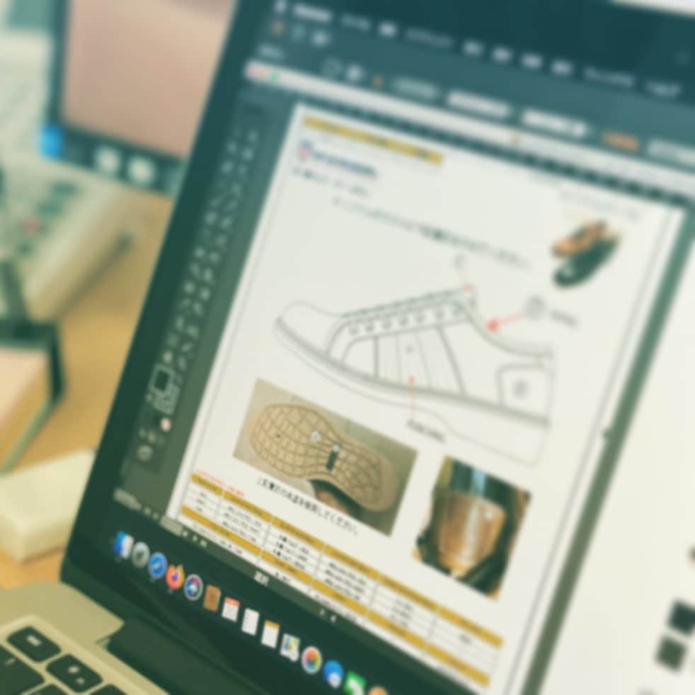 のインスタグラム：「・ ・2020年秋冬の企画を進めています！店頭に並ぶ日を楽しみにしていて下さい(^ ^)✨ ・ ・I’ve been planning shoes in 2020 A/W😁✨ please look forward to seeing them in the store👟‼️・ ・  #靴 #メンズ #紳士靴 #企画 #カジュアル #靴好き #shoes #mensfashion #footwear #footweardesign #mensfootwear #mensshoes #casualshoes #casualshoesformen #shoesfreak #coolshoes #shoes2020」