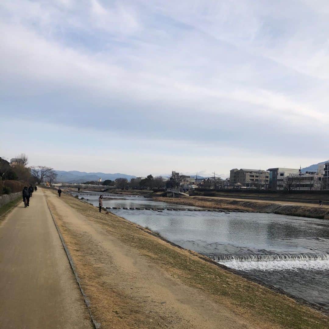 市川海老蔵 （11代目）さんのインスタグラム写真 - (市川海老蔵 （11代目）Instagram)「Going for a walk which I hadn’t been doing lately. Kyoto still has lots of nature✨💚 So precious. * 最近してなかった散歩へ。 京都はまだまだ自然が沢山✨💚 大切ですね。  #市川海老蔵 #海老蔵 #成田屋 #歌舞伎 #ABKAI #ABMORI #ebizoichikawa #ebizo #kabuki #thunderparty #theater #theaterarts #actor #japan #classic」2月20日 11時12分 - ebizoichikawa.ebizoichikawa