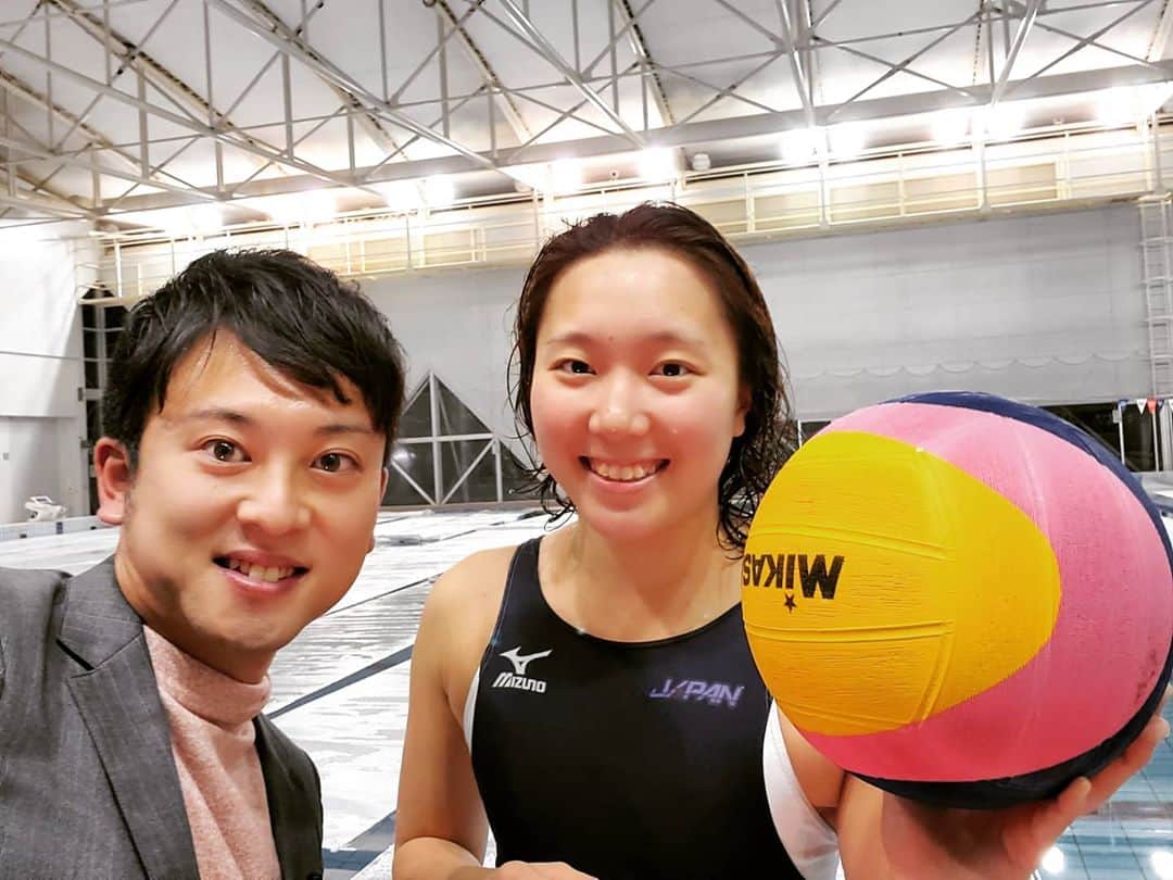 飯田嘉太さんのインスタグラム写真 - (飯田嘉太Instagram)「イイダスポーツ🤽‍♀️ ･ ･ 今日の主役は東京オリンピックで 水球･ポセイドンジャパン入りを目指す 白山市出身の徳用万里奈選手です☺️ ･ ･ 水球は水中の格闘技とも呼ばれる過酷な競技💥 徳用選手は2015年から 日本代表として活躍しています👍 ･ ･ 実は母校が同じ早稲田大学という事もあり勝手に親近感😂 ･ ･ 文キャンのプールは使った事がありましたが 所沢キャンパスのプールは初めて行きました👀 素人の僕からしたら信じられないトレーニングも😲 ･ ･ 今日の夕方18:14〜 石川さんLive News it！を是非ご覧ください👏  #2020 #オリンピックイヤー #東京オリンピック #Olympic #水球 #ポセイドンジャパン #日本代表 #poseidonjapan #徳用万里奈 選手 #石川県 #白山市 #早稲田大学 #waseda #水球部 #稲泳会 #石川テレビ #石川さん #livenewsit #イイダスポーツ #アナウンサー #announcer #飯田嘉太」2月20日 11時12分 - kabuto_iida