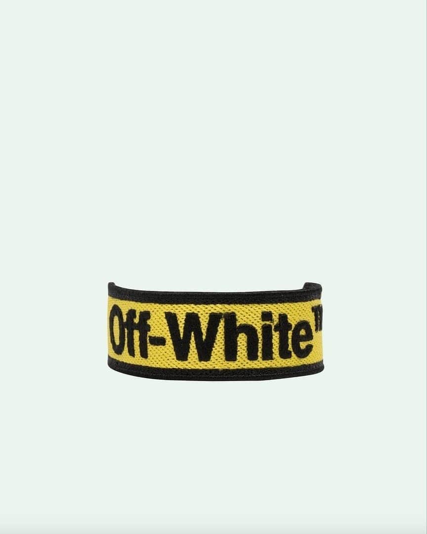 OFF-WHITE C/O VIRGIL ABLOHさんのインスタグラム写真 - (OFF-WHITE C/O VIRGIL ABLOHInstagram)「Off-White™ yellow bracelet with black Off-White™ logo at front now available online at off---white.com」2月20日 17時00分 - off____white