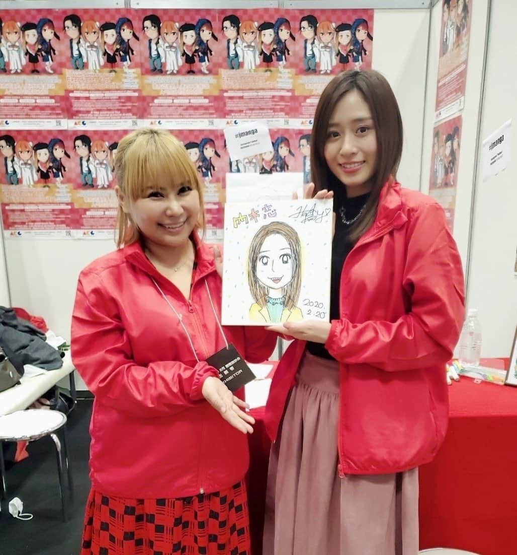 内木志のインスタグラム：「浜田ブリトニーさんに似顔絵描いていただきました✨ 私の顔特徴無いから描くの難しいのに流石漫画家さん👩‍🎨💕 1日弟子入りさせて頂けて嬉しかったし楽しかったです✨ 絵上手くなりたい！！ #浜田ブリトニー さん #jmanga」