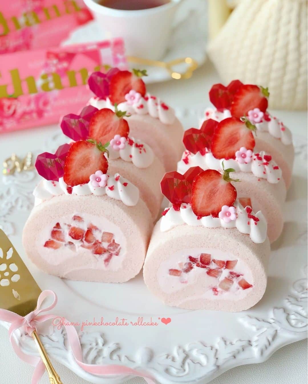 SnapDishさんのインスタグラム写真 - (SnapDishInstagram)「もえさんのDish！！【いちごのロールケーキ🍓】 SnapDish！【春のいちご祭り♪】始まりました☆ . 旬を迎えたいちごの素敵なスナップがいっ～ぱい！ コロンと赤くてかわいいあの娘に思いを馳せて... SD【春のいちご祭り】を楽しんでご覧くださいね♪ . 本日のpickup投稿を詳しく見るにははこちら↓ https://snapdish.co/d/b8CCDa #SnapDish#スナップディッシュ #おうちごはん #AI料理カメラ #料理専用カメラ #フォトジェニックトレンド #料理好きな人と繋がりたい#器好き #料理 #手料理 #レシピ #デザート #スイーツ #おやつ #お菓子 #グルメ #手作りスイーツ #いちご祭り#いちご好き#いちごスイーツ#いちご #cooking #homemade #sweets #food」2月20日 12時00分 - snapdish
