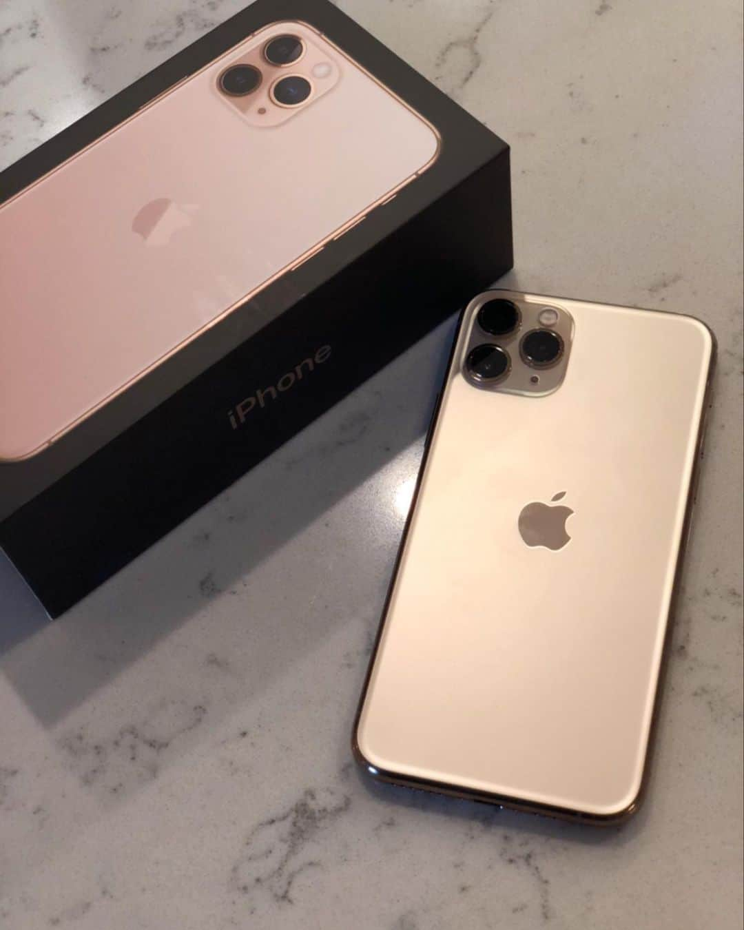 前田健太さんのインスタグラム写真 - (前田健太Instagram)「✨ iPhone 11 Proに変えました！ なぜ変えたのかと言うと YouTubeを始めようかなと思っているからです！！ どう思いますか？😂 見てくれますか？😊 #youtube  #始めようかなと思ってます #どんなチャンネルがいいですか？」2月20日 12時20分 - 18_maeken