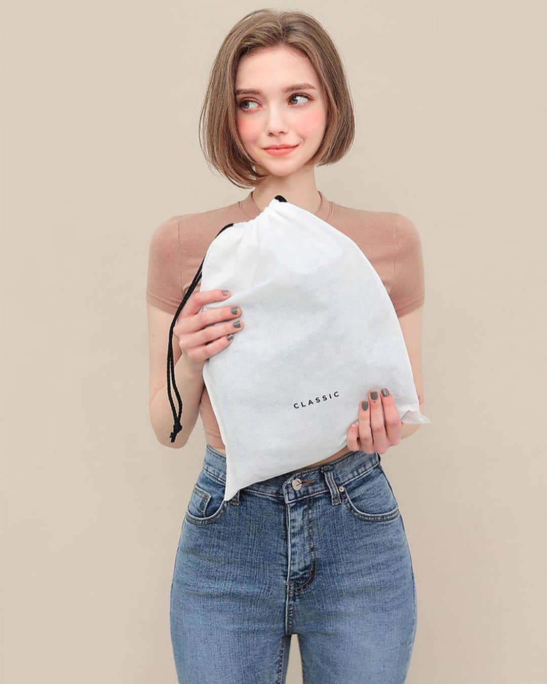 Chuuのインスタグラム：「츄멤님들 다이어트걱정마시고 맛점하세요!! -5kgjean있잖아요^^👖💙 #chuuseoul @chuu_5kgjeans」