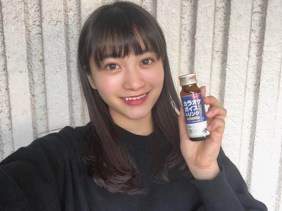 福田愛依さんのインスタグラム写真 - (福田愛依Instagram)「舞台本番前に毎回飲んでいるドリンク！！ めっちゃ喉スッキリします🤭😳 友達とカラオケで大熱唱する前とかにもおすすめですね🙆‍♀️😂 今日もこれ飲んで舞台昼夜公演頑張ります！！ お待ちしておりますー！！✨ #カラオケボイスドリンク」2月20日 12時37分 - meii_cheer