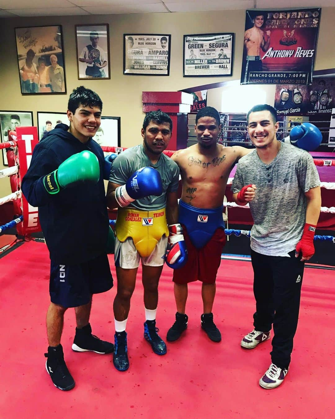 ローマン・ゴンサレスさんのインスタグラム写真 - (ローマン・ゴンサレスInstagram)「Dándole gracias a Dios por estos rounds con estos guerreros. Muy agradecido con su empeño y talento. #teamchocolatito #teiken #matchroom #wba #feb29 #frisco #diosteama #sparring #guanteointenso」2月20日 12時57分 - chocolatito87