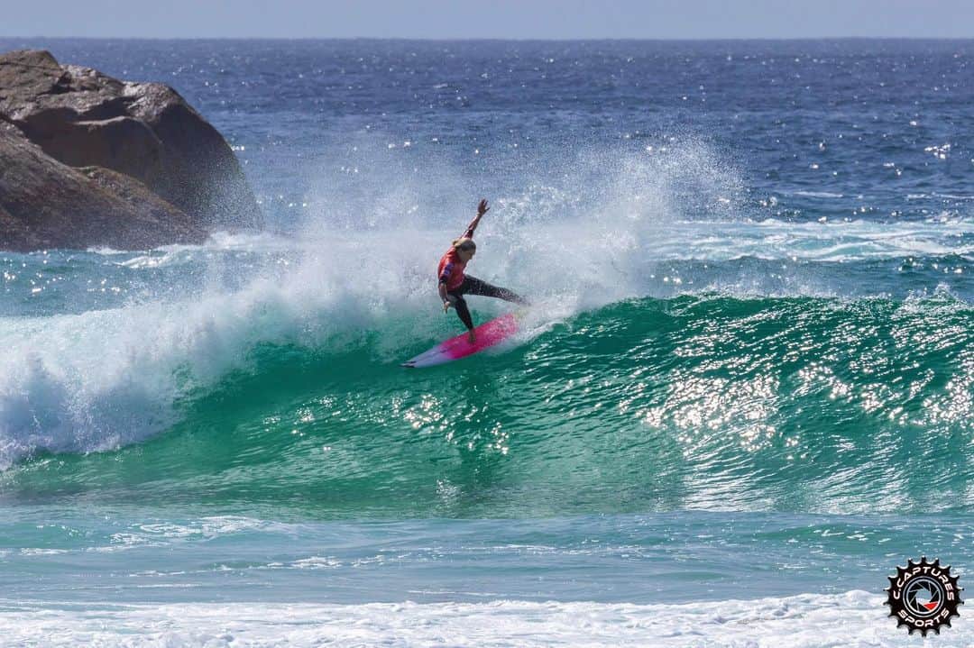 フェリシティー・パルマティアーのインスタグラム：「Slowly progressing since my injury with a heat win yesterday at the @mothernest_official #GreatLakes Pro || @surfingaus @surfing_nsw photo by @c.captures_sports」