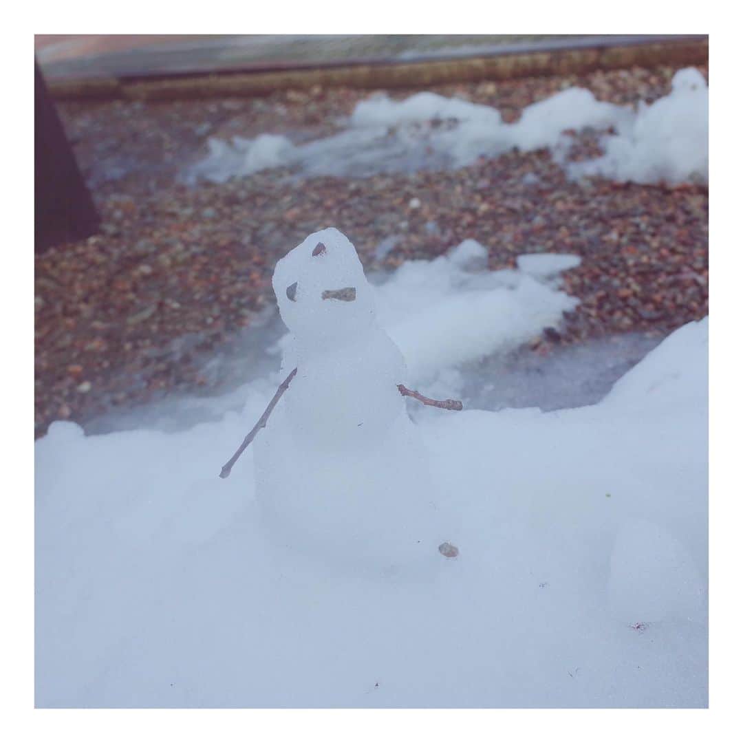 黒木晴香のインスタグラム：「雪残る場所で☃️ ——————————— #可愛いこ見つけた #雪 #雪だるま #snow #snowman」