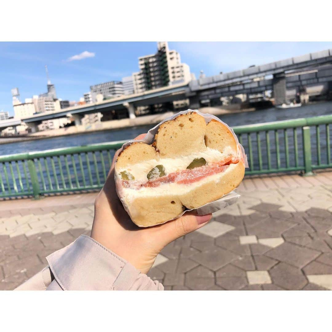 木南晴夏さんのインスタグラム写真 - (木南晴夏Instagram)「青空ベーグル🥯」2月20日 13時50分 - kinamitopan