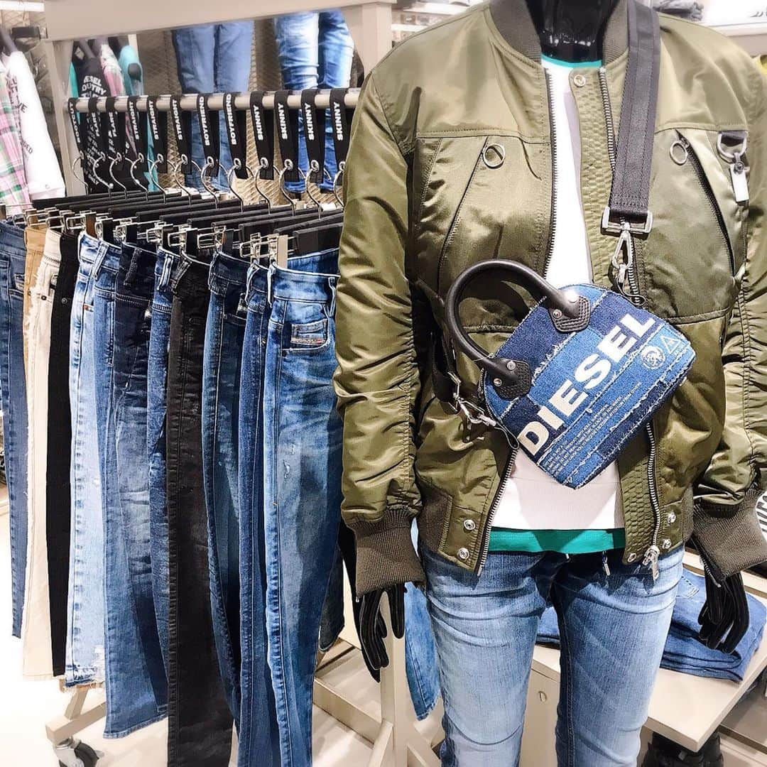 daimarusapporoさんのインスタグラム写真 - (daimarusapporoInstagram)「【〈DIESEL〉がメンズ&レディス店舗としてリニューアル✨】﻿ ﻿ 今までメンズとレディスが別フロアで展開していた〈DIESEL〉ですが、この度「メンズ &レディス店舗」として5階にリニューアルオープンいたしました！﻿ ﻿ さっそくおすすめのアイテムをご紹介いたします😊﻿ ﻿ レディスからは、春らしい淡いカラーのアイテムが登場(写真1〜3枚目)✨﻿ ﻿ 〈DIESEL〉ではめずらしいお色味ですので、ぜひぜひチェックしていただきたいアイテムです😍﻿ ﻿ メンズからは、コンテンポラリーラインの「DIESEL BLACK GOLD」(写真5枚目)が新展開していますので、こちらもお見逃しなく🌟﻿ ﻿ ほかにも〈DIESEL〉ならではのおしゃれなデニムを中心に、トレンドを取り入れたアイテムが多数登場しています。﻿ ﻿ 新作のそろうこの機会に、ぜひ店頭でご覧ください♪﻿ ﻿ ﻿ ﻿ ・5階〈DIESEL〉﻿ ﻿ ﻿﻿ #diesel  #ディーゼル  #ディーゼルデニム  #大丸札幌 ﻿」2月20日 13時53分 - daimarusapporo