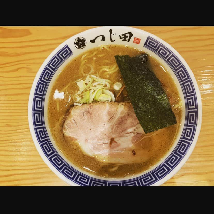 佐藤あり紗さんのインスタグラム写真 - (佐藤あり紗Instagram)「🍜 🍜 🍜 ちょいちょい出します🍜投稿📷✍️ 🍜 🍜 🍜 #つじ田　#ラーメン食べると汗出る　＃代謝がいい #ラーメン　#六本木　#最後の晩餐　#自己満投稿」2月20日 14時05分 - arisa_chu