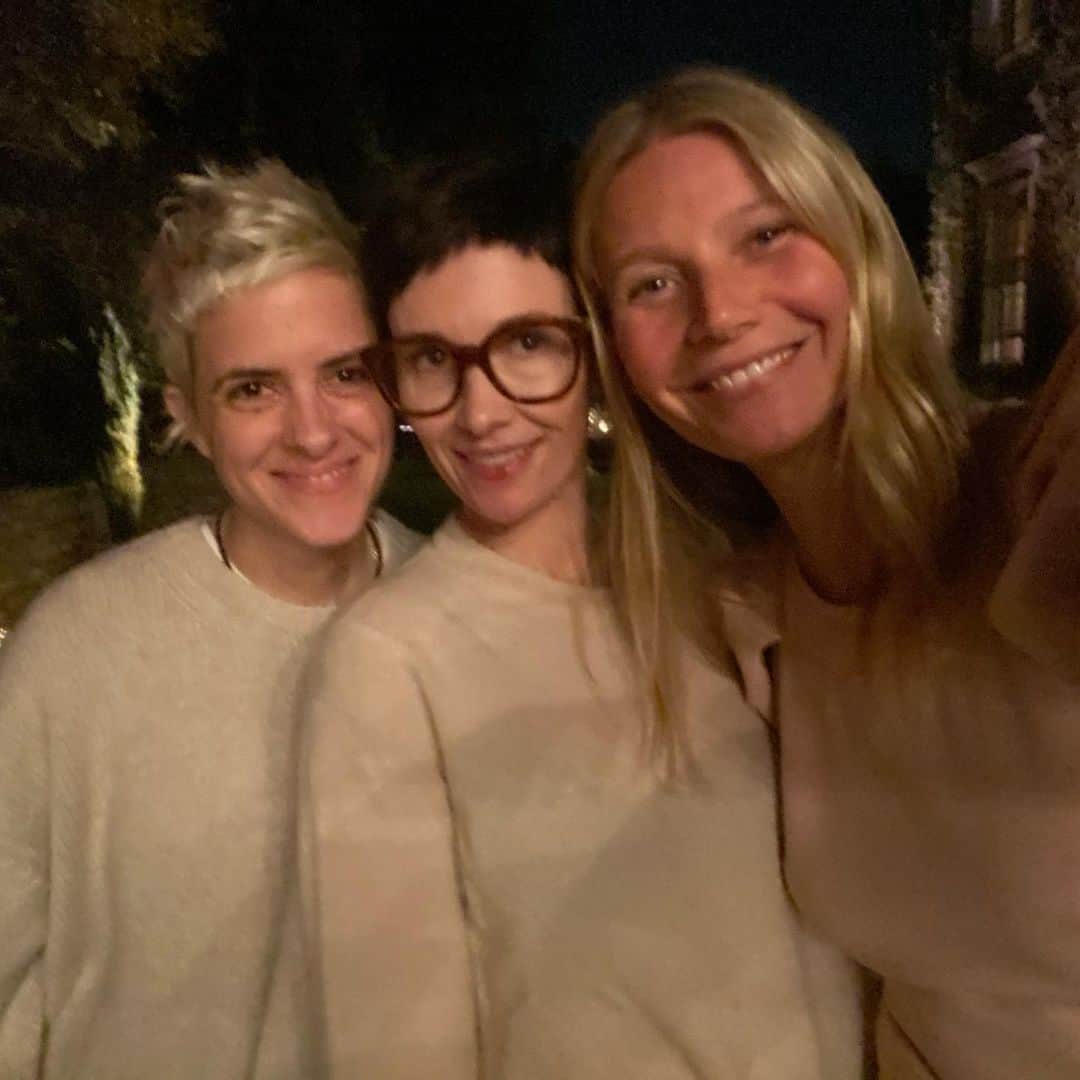 グウィネス・パルトローさんのインスタグラム写真 - (グウィネス・パルトローInstagram)「No make up, no filter. An amazing gathering of some of the best women on planet earth #goopglow」2月20日 14時43分 - gwynethpaltrow