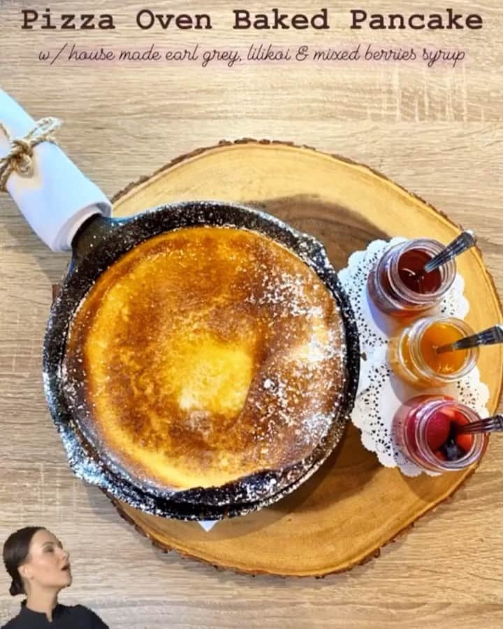 Arancino Di Mareのインスタグラム：「The smell of melting butter on a hot pancake is IRRESISTIBLE!!! Pizza Oven Baked Pancake served w/ house made syrups - earl grey, lilikoi & mixed berries!  #arancinodimare #arancino #italian #foodies #breakfast #buzzfeedfood #eater #pancake #waikiki #goodmorning #朝ごはん #111hawaiiaward #hfwf #アランチーノディマーレ #アランチーノ #イタリアン #パスタ #ハワイ #おいしい #ホノルル #ハワイ大好き #haleainaawards #ハワイ旅行 #hawaiisbestkitchens #hfwf19 #frolichawaii #パンケーキ #lilikoi #おはよう」