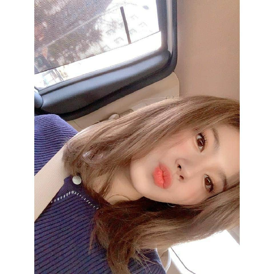 TWICEさんのインスタグラム写真 - (TWICEInstagram)「너무 오랜만이지?🐥힣 이따 보자구요 원스💛」2月20日 15時07分 - twicetagram