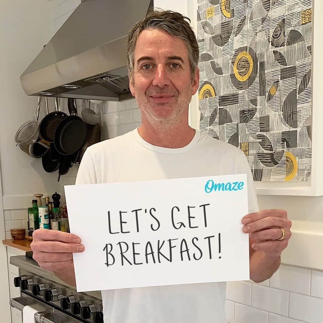 パール・ジャムさんのインスタグラム写真 - (パール・ジャムInstagram)「You could win a trip to NYC for Pearl Jam’s shows at the Apollo Theater & Madison Square Garden and meet Stone Gossard.  Every donation supports the #VitalogyFoundation - enter at the link in stories. #omaze @omaze」2月21日 2時05分 - pearljam