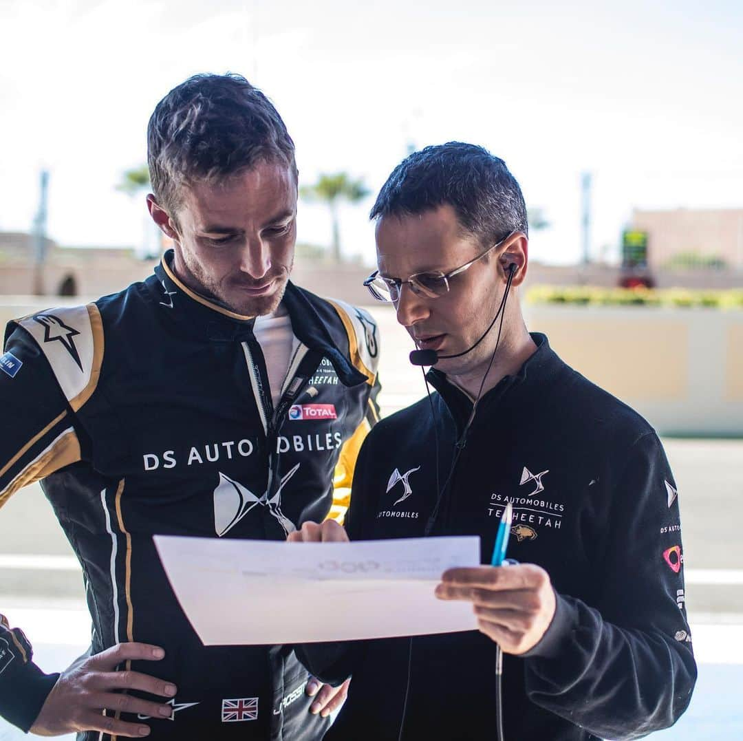 ジェームズ・ロシターさんのインスタグラム写真 - (ジェームズ・ロシターInstagram)「Really proud to be part of this team @dstecheetah Looking forward to being back in the car ⚡️🏁⚡️」2月21日 2時05分 - rossiterracing