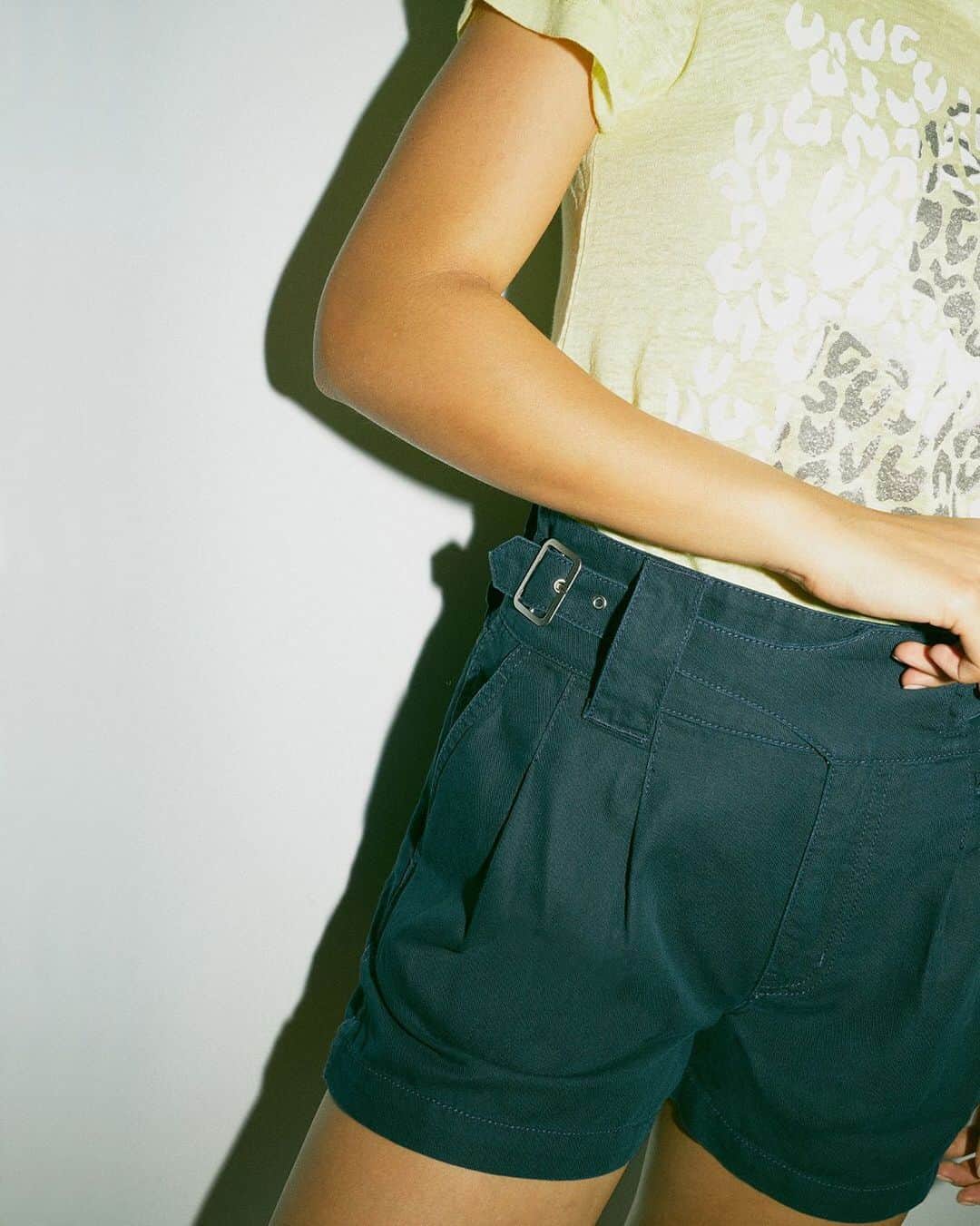 カレントエリオットのインスタグラム：「detail oriented with the baro short」