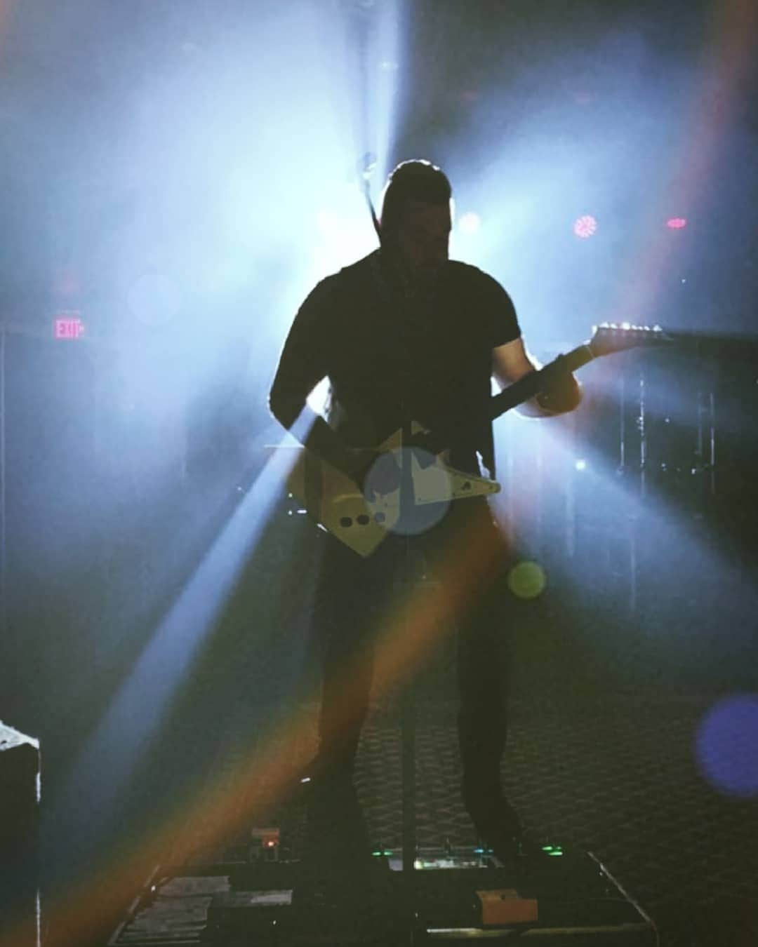 ヒンダーさんのインスタグラム写真 - (ヒンダーInstagram)「🎸🎸🎸」2月21日 1時32分 - hindermusic