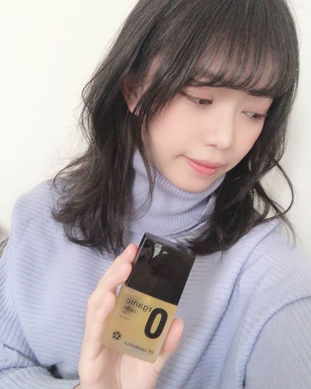 嶋村瞳さんのインスタグラム写真 - (嶋村瞳Instagram)「. オススメのヘアオイル🎀 organic jojoba oil . 濡れ感だしてちょっと大人セクシーに(๑⃙⃘´꒳`๑⃙⃘) 肌にも塗れるって言われて、さっそく髪の毛やったあと手に馴染ませたら、手がスベスベ🥺🙌 . . #ヘアオイル #ヘアアレンジ #ofhair #表参道 #ザッキーチェンジ #hair #model #instagood」2月20日 17時09分 - hitomi_shimamura_official