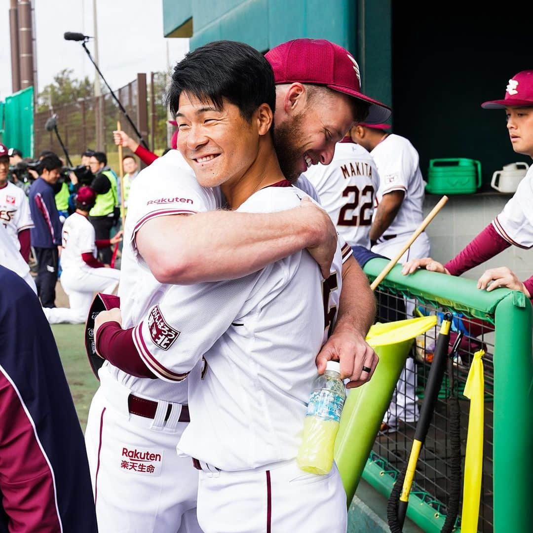 東北楽天ゴールデンイーグルスさんのインスタグラム写真 - (東北楽天ゴールデンイーグルスInstagram)「⚾️ 金武キャンプの振り返り📸 MyHEROへメッセージをよろしくお願いします👏🏼 #rakuteneagles #NOWorNEVERいまこそ #日本一の東北へ #写真もイープレで #ウィーラー #zelouswheeler  #辰己涼介  #ブセニッツ #alanbusenitz  #茂木栄五郎 #太田光 #ロメロ #stefenromero」2月20日 17時45分 - rakuten_eagles