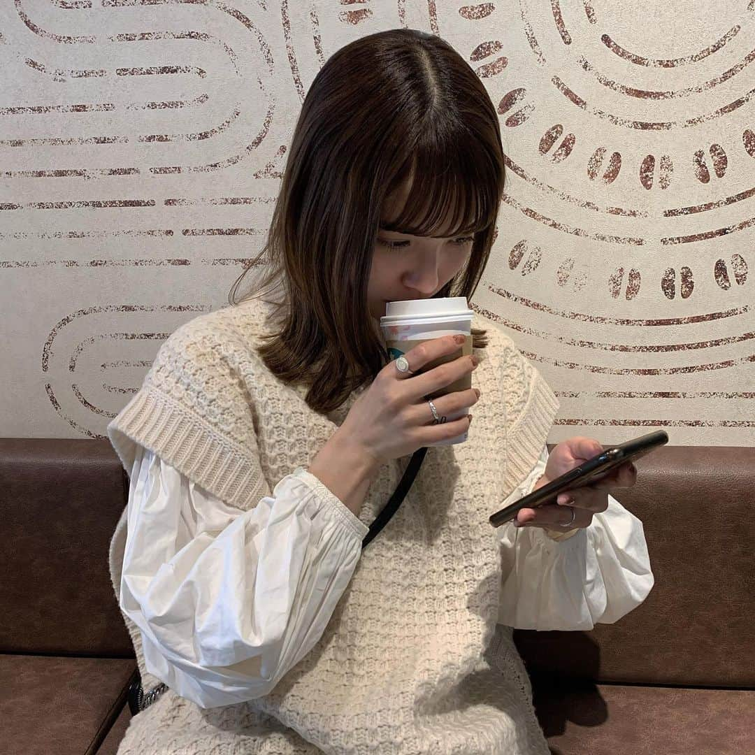 小田川エリカさんのインスタグラム写真 - (小田川エリカInstagram)「・ スタバのサクラやっと飲めて嬉しかった日🌸 #me#code#私服#ホワイトコーデ」2月20日 17時54分 - 0904.erika